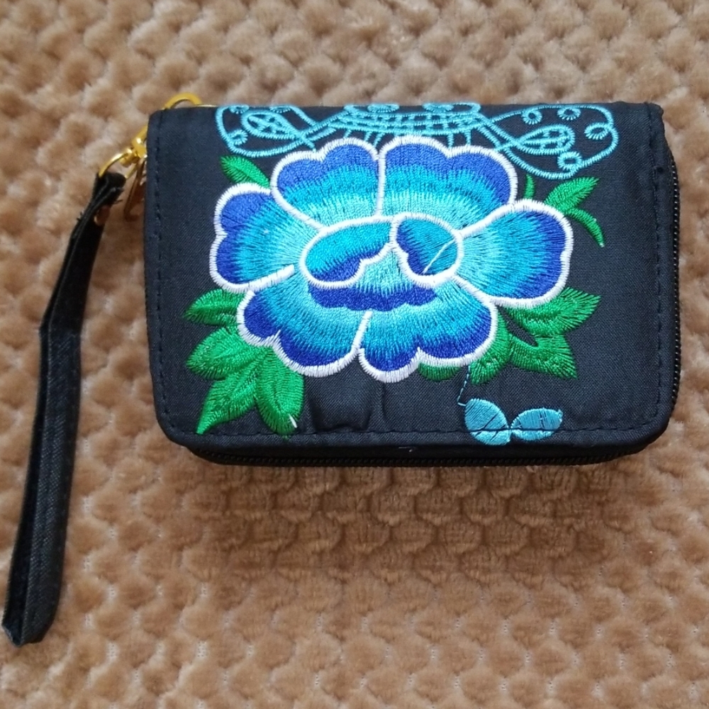 NWOT Embroidered wristlet